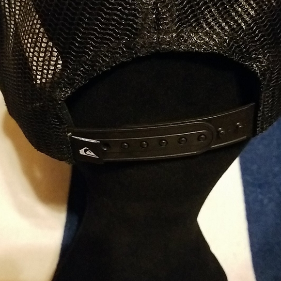 New Quicksilver Men's Grounder Snapback Black Hat - Picture 2 of 3